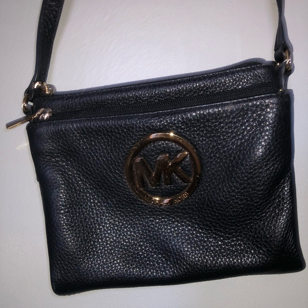 BLACK AND GOLD MK CROSS BODY